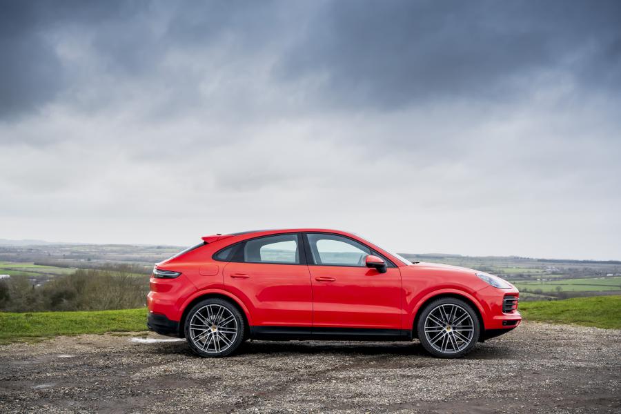  Porsche Cayenne Coupe 2019 года  (UK) (фото 33 из 40)